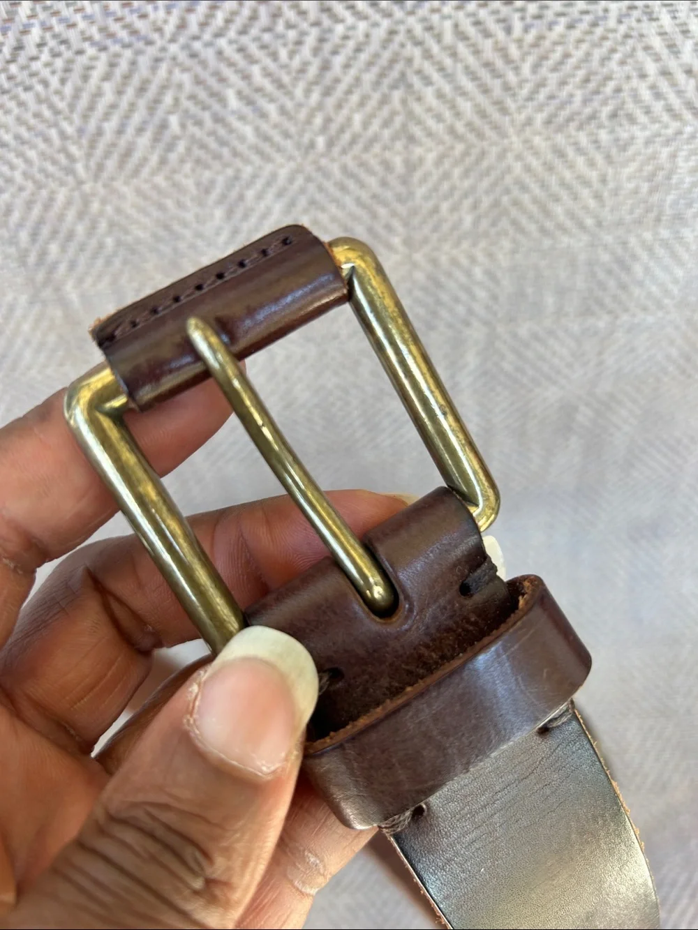 GAP Classic Brown Leather Men's Belt with Brass colored Buckle. Size 36